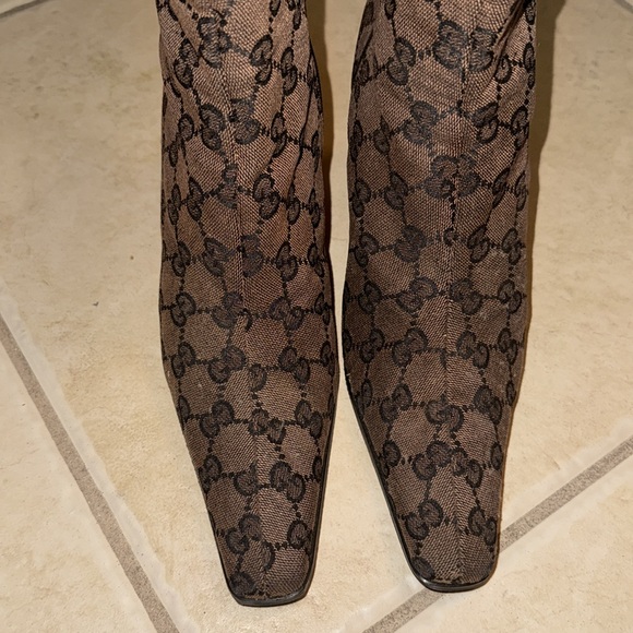 Gucci Brown Heeled Boots with Signature Style - Picture 1 of 7